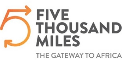 Sinal da marca 5 FIVE THOUSAND MILES THE GATEWAY TO AFRICA